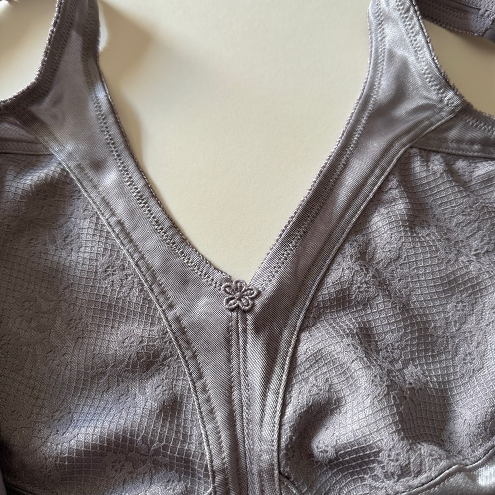 Underscore Women's Gray Lace Wire free Bra Lace Overlay Size 44DD 100% Nylon - Picture 12 of 12